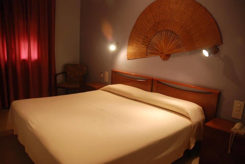 Hostal Torras Sant Hilari Sacalm Ngoại thất bức ảnh